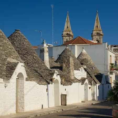 Trullo Monte Santo 50 Bed & Breakfast 2*