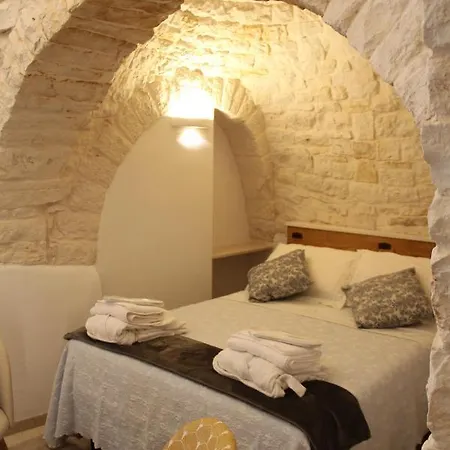 Trullo Monte Santo 50 3* Αλμπερομπέλο