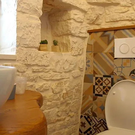 Trullo Monte Santo 50 Bed & Breakfast