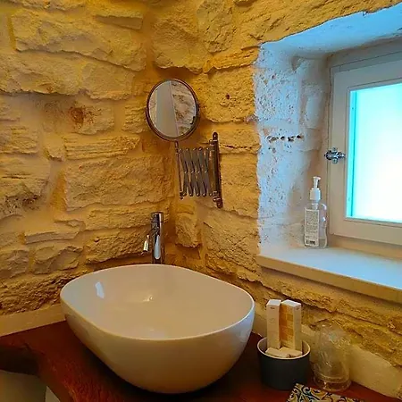 Trullo Monte Santo 50 Bed & Breakfast Alberobello