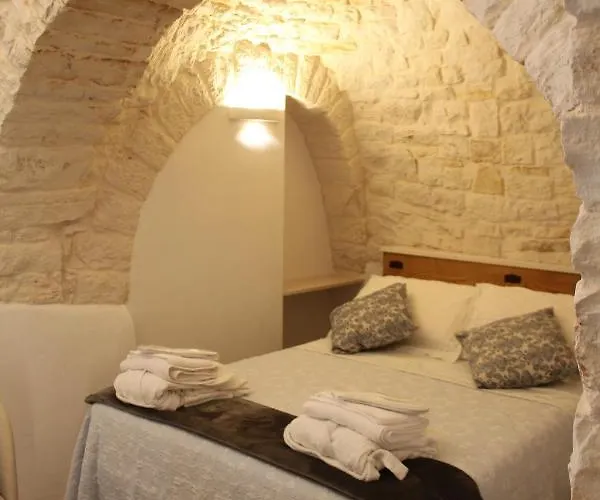 Trullo Monte Santo 50 3* Alberobello